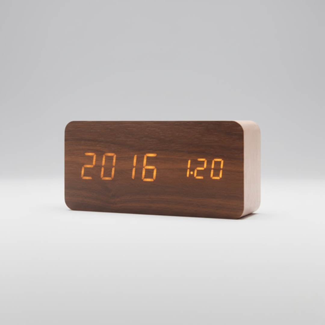 TimeWood | Digital Træur med LED-display, Stille-funktion & moderne design