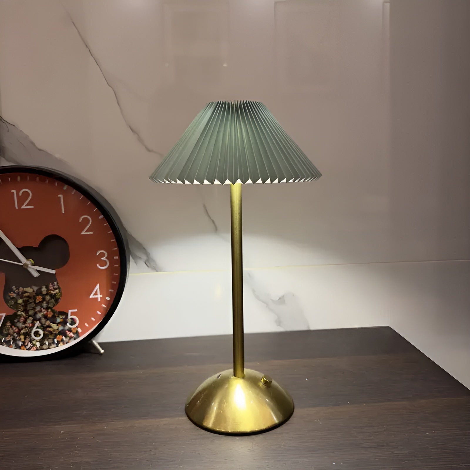 BrightGlow | Elegant & Trådløs Bordlampe6