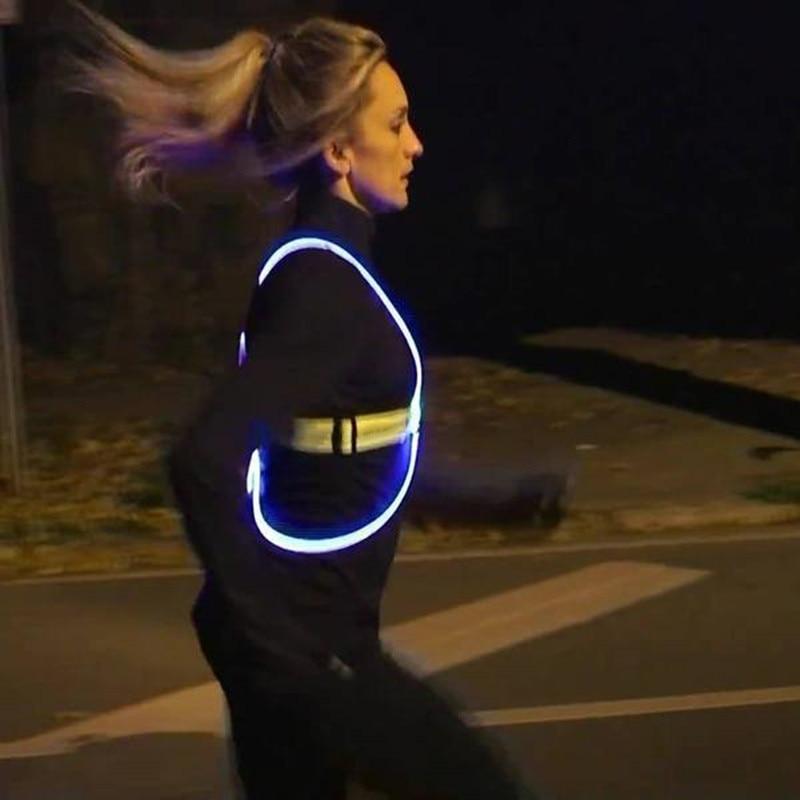 BrightPath | Refleksvest – 360° LED Lys & Tryg Aftentræning