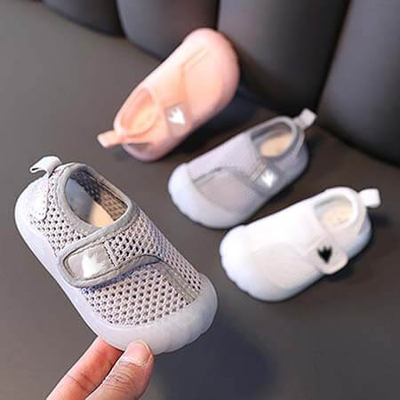 LittleSteps | Stilvolle & Elegante Anti-Rutsch-Schuhe für Kleinkinder4