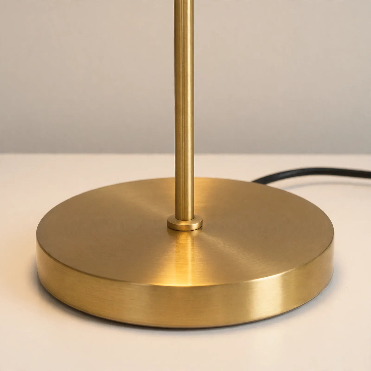 Lumivue - Moderne Bordlampe Med Kuppel Nuvenci.dk