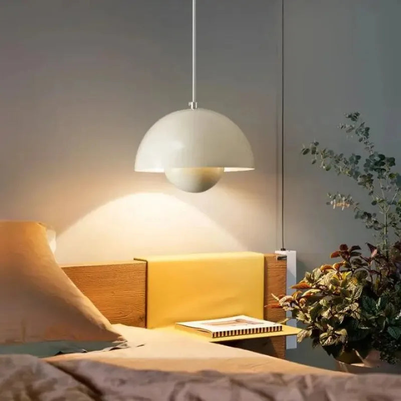 ScandiPetal | Elegant Pendellampe med floral note