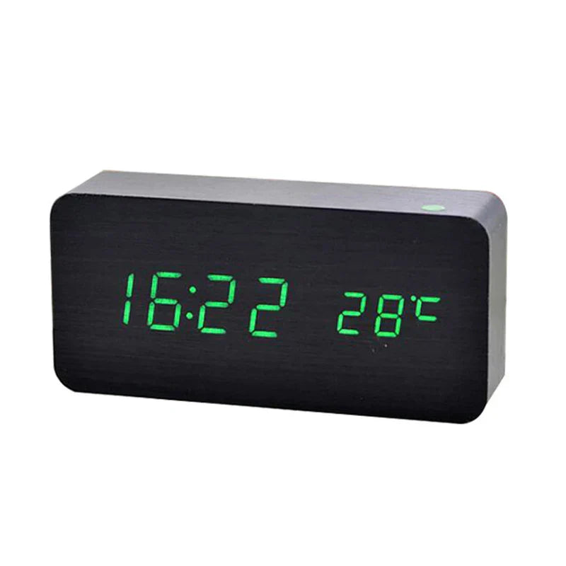 TimeWood | Digital Træur med LED-display, Stille-funktion & moderne design