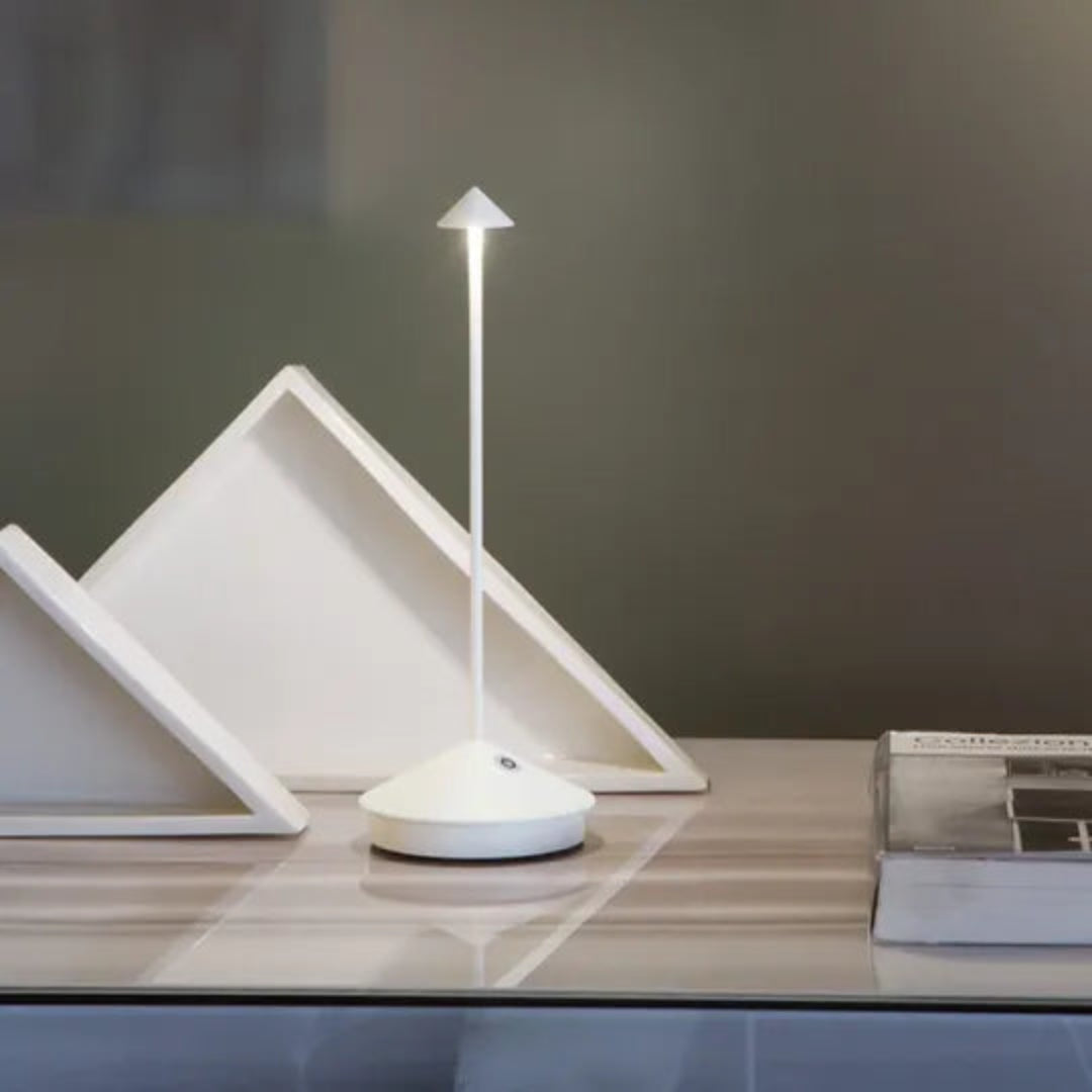 ClarityGlow - Draadløs Bordlampe Uden Ledning med Dæmpbart Lys og Vandtæt Design-6