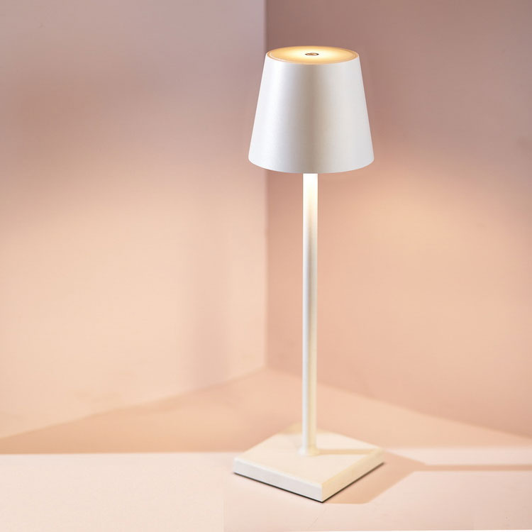 BeamEase | Bordlampe – Trådløs Frihed og Hygge Hvid Nuvenci.dk