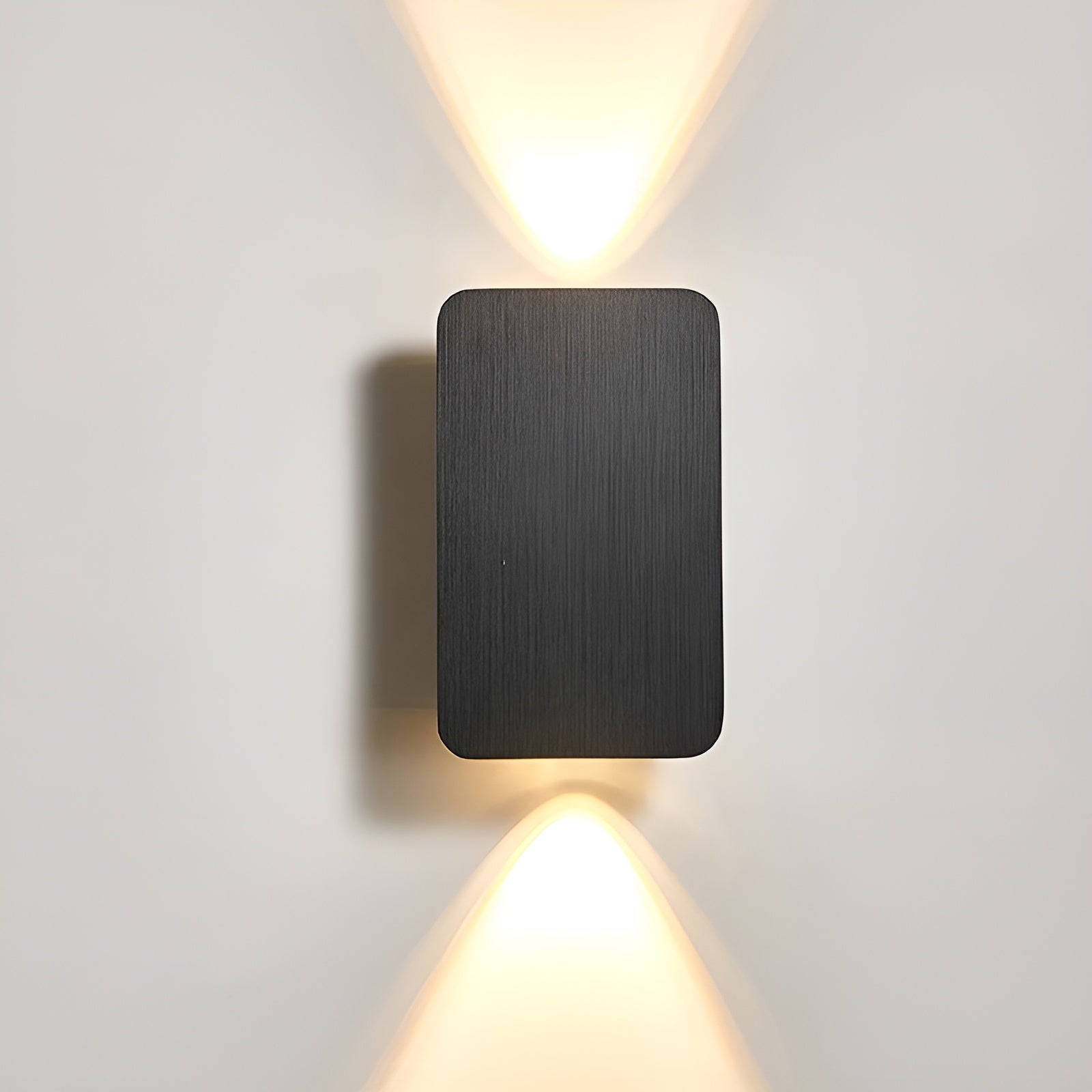 BrightBox | Elegant LED-væglampe med dobbel oplysning og stilrent design Sort Nuvenci.dk