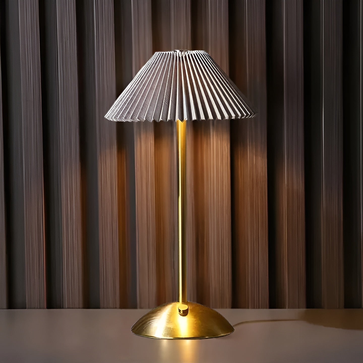 BrightGlow | Elegant & Trådløs Bordlampe Grå Nuvenci.dk