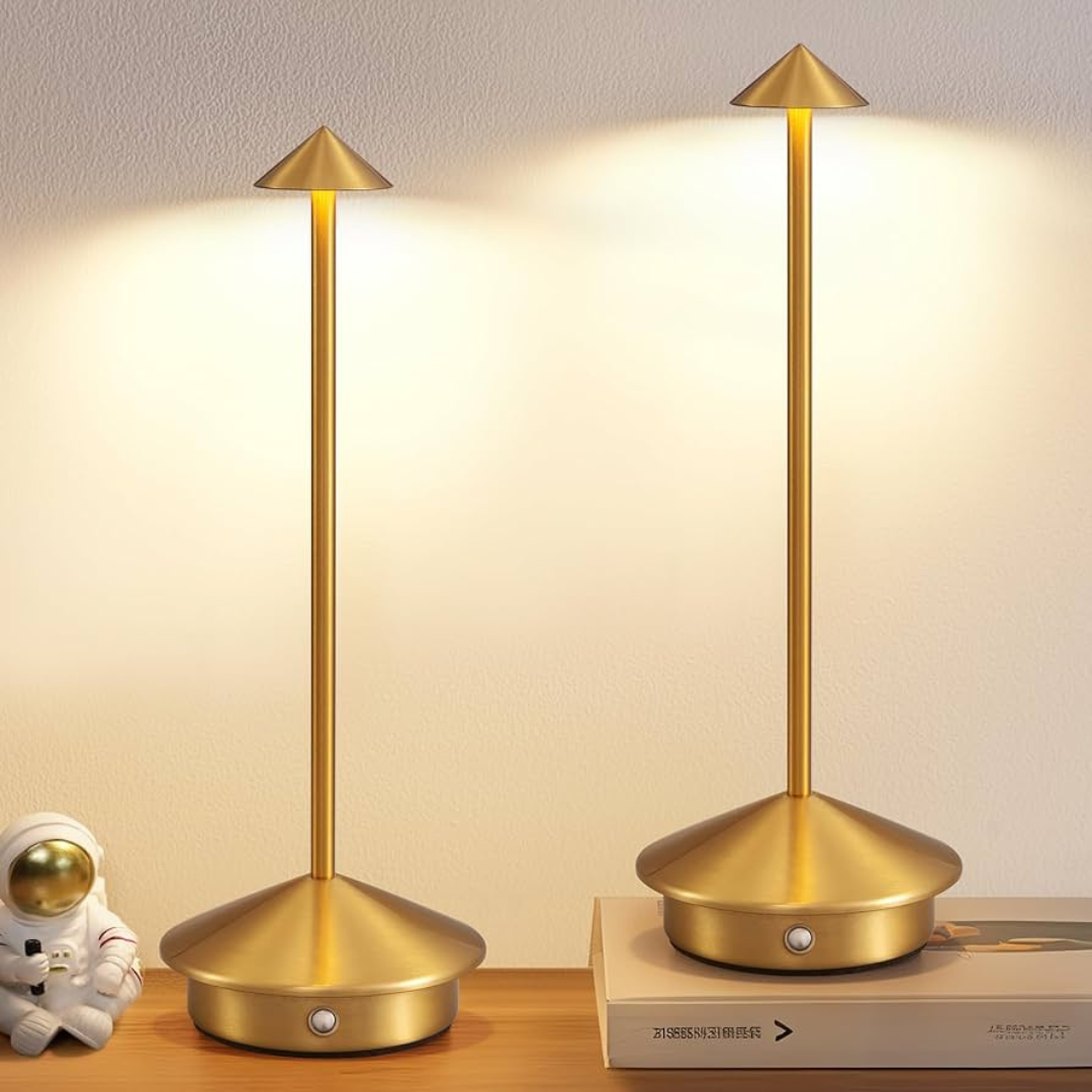 ClarityGlow | Trådløs Bordlampe Dæmpbart Lys & Vandtæt Design Guld Nuvenci.dk