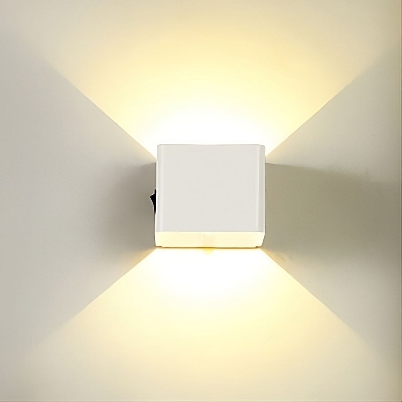 GlowGuard | Sensorlampe – Automatisk Lys og Tryghed i Hjemmet Hvid Nuvenci.dk