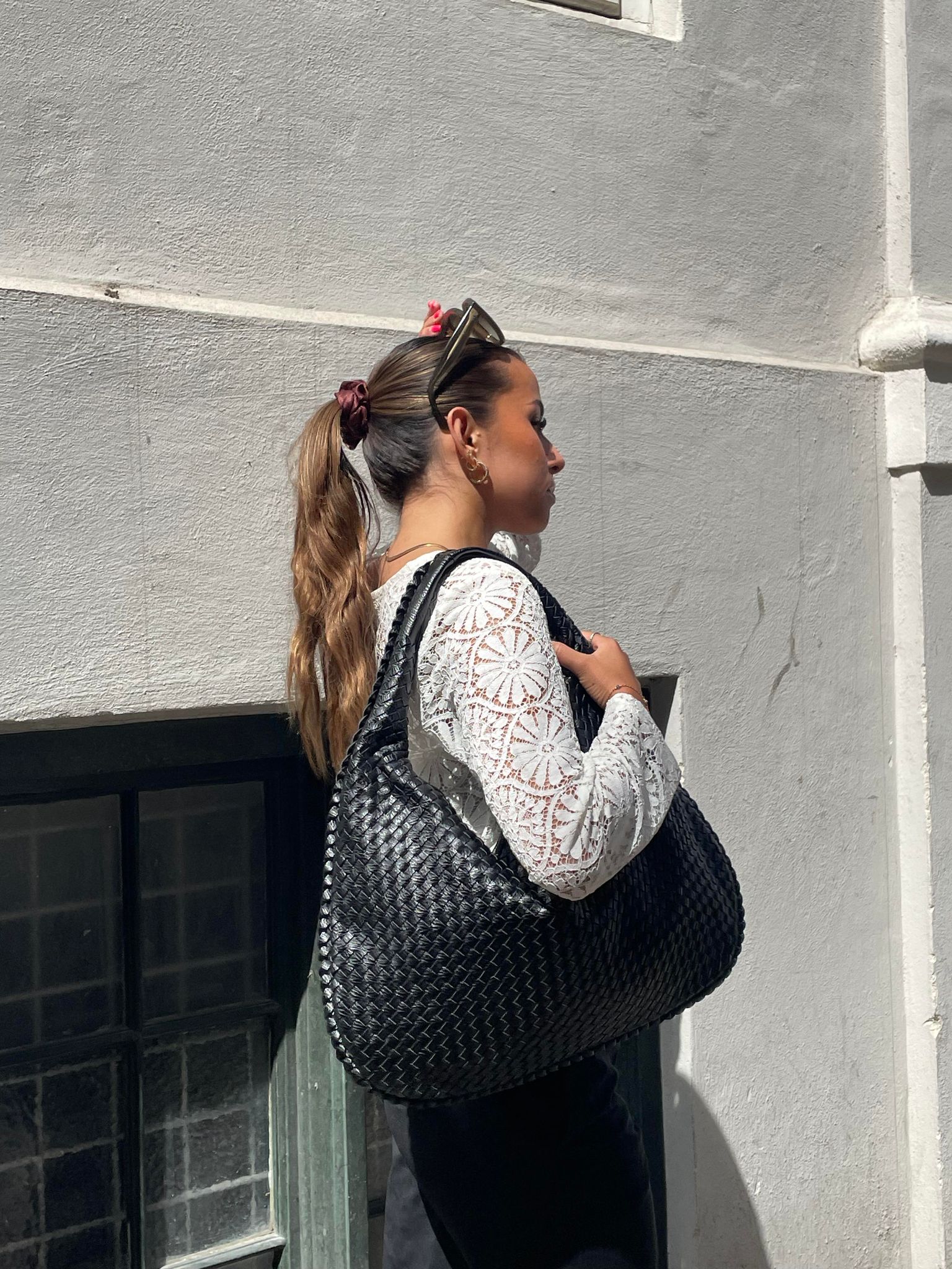 Jeanette | Multifunktionel Skuldertaske til Hverdag og Rejse Sort Nuvenci.dk