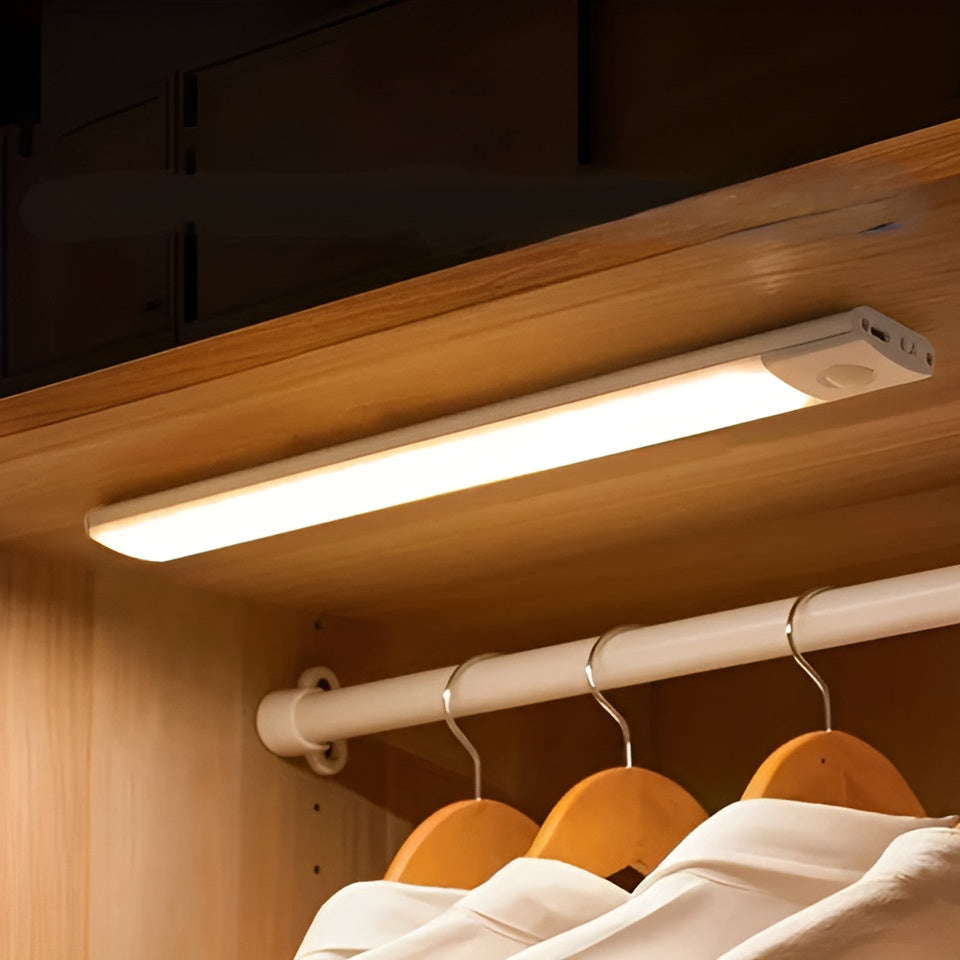 LightGuard | Genopladelig USB-bevægelsessensorlampe Sølv Nuvenci.dk