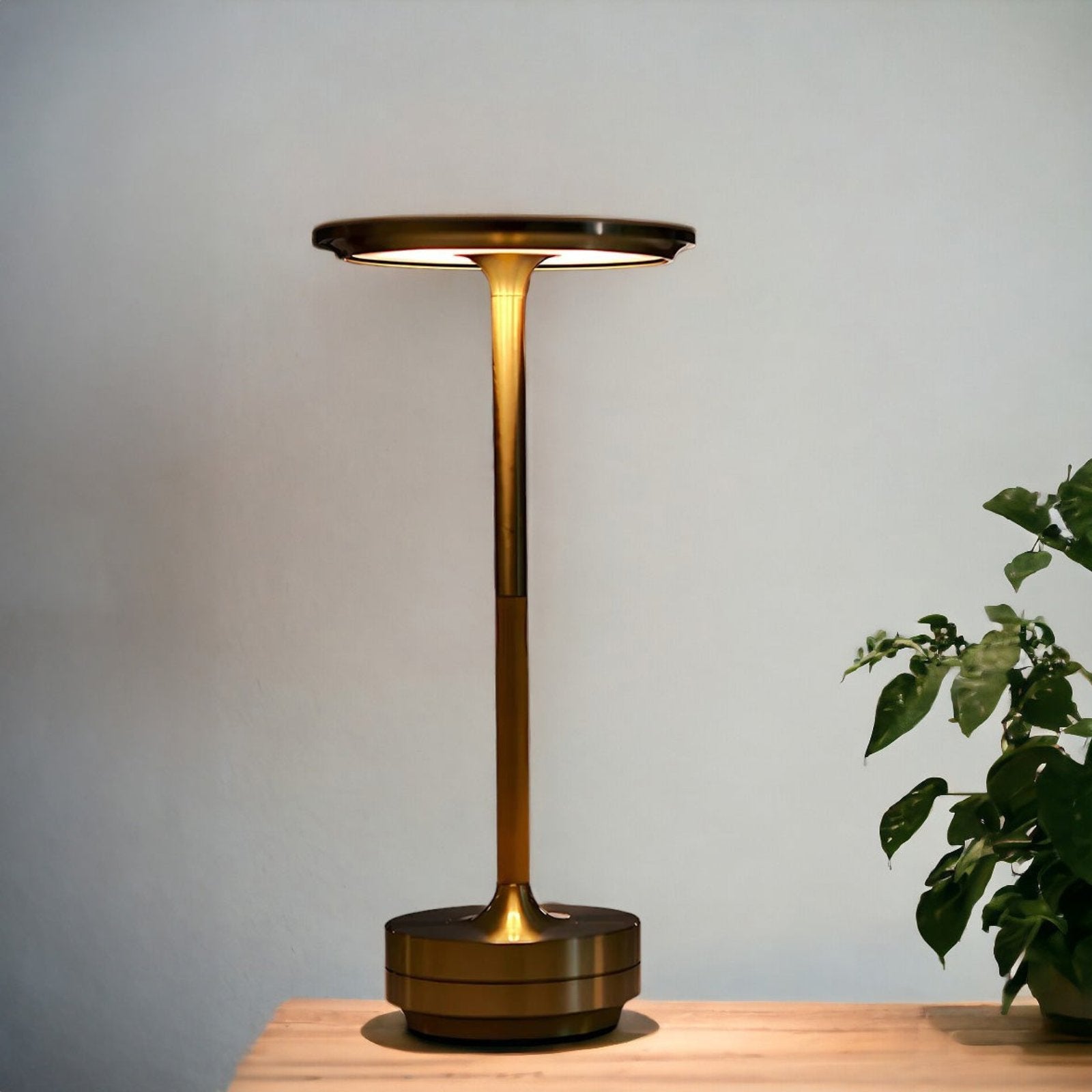 LumaRay | Trådløs LED-bordlampe med touchfunktion Guld Nuvenci.dk