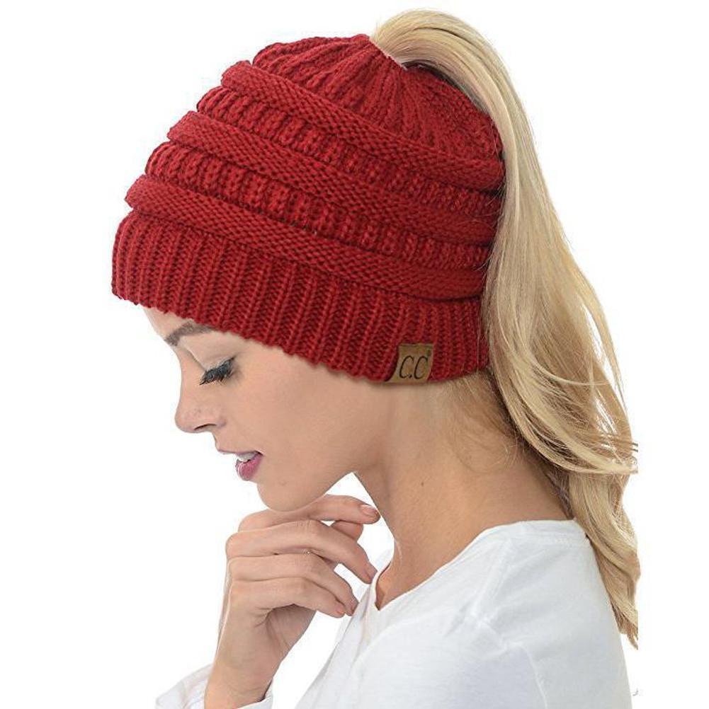 Natalie | Beanie – Vinterhue med Stil og Fri Hestehale Rød Nuvenci.dk