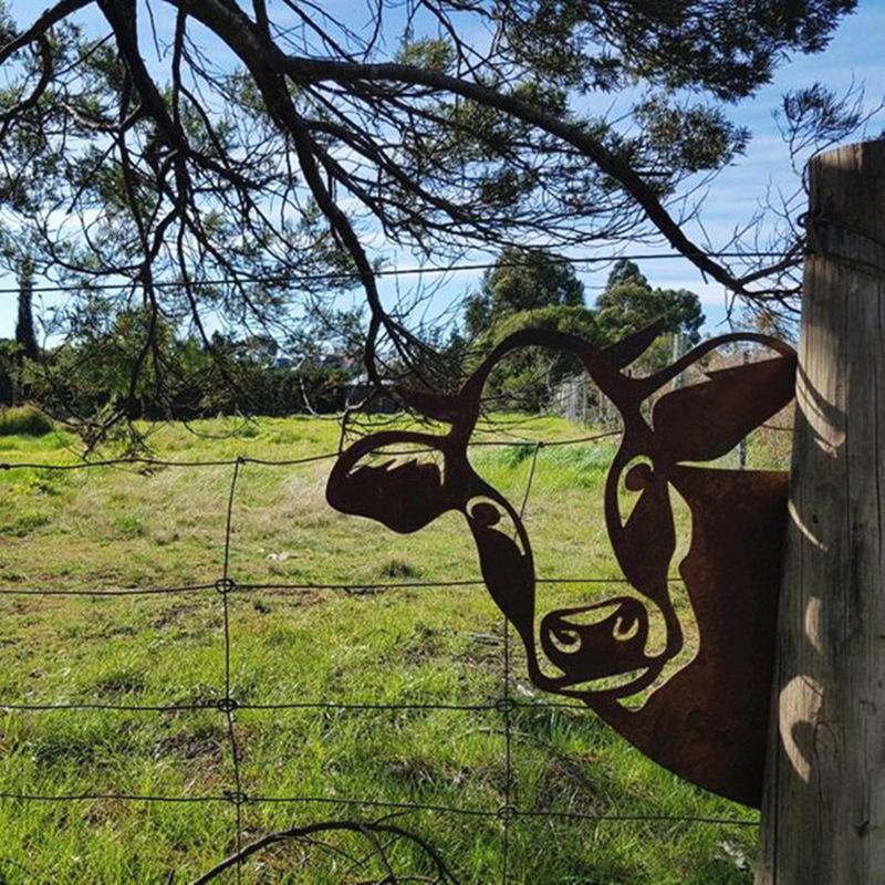 PeekCow | Metal kunstværk til haven Nuvenci.dk