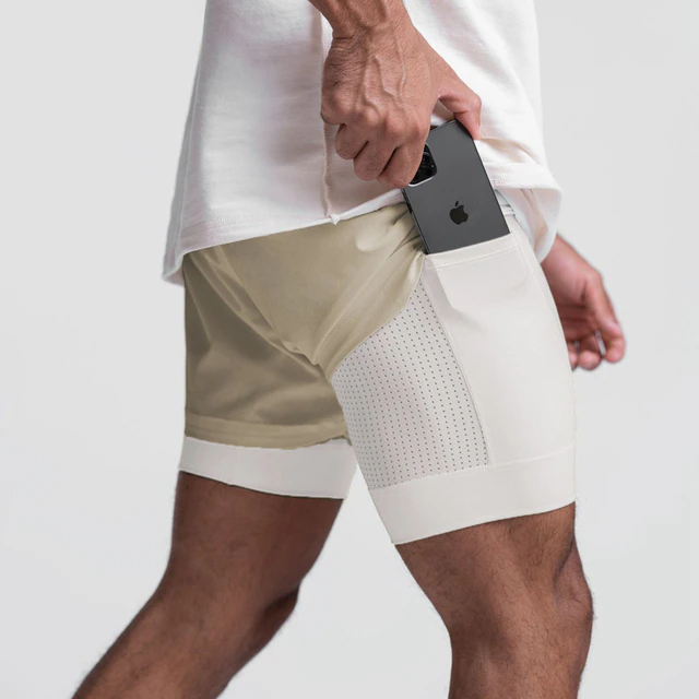 PowerFit | Behagelige Fitness-Shorts Khaki med hvidt for Nuvenci.dk