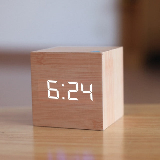 TimeCube | Digital firkantet LED-vækkeur