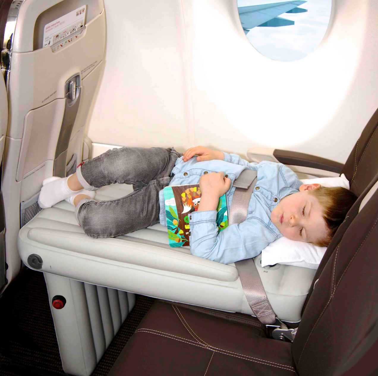 SleepMate | Rejseseng til Børn – Komfortabel Søvn under Flyrejser Nuvenci.dk