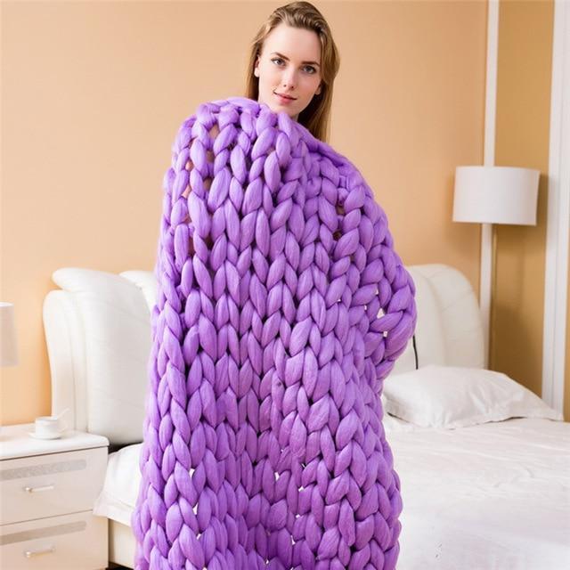 SoftWeave | Chunky Knit Throw – Warmth and Style for Living Spaces Lilla 80x100cm Nuvenci.dk