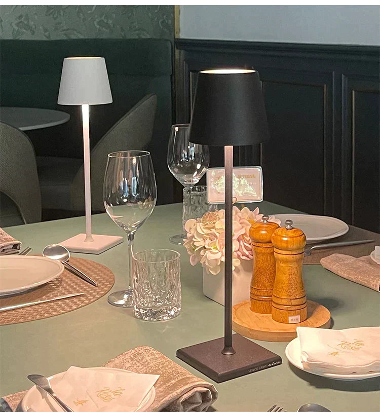 TallLite | Elegant Trådløs Bordlampe Nuvenci.dk