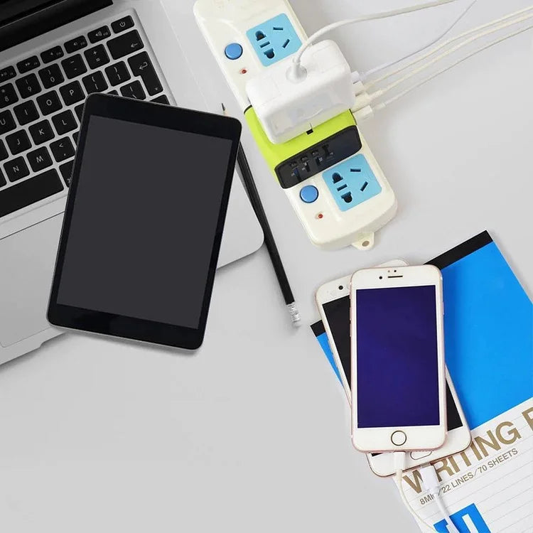 TravelMate | Rejseadapter – Universel Opladning til 5 Enheder Nuvenci.dk