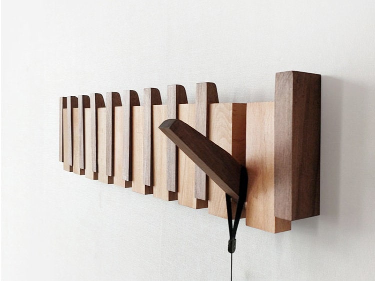 WoodNote | Funktionel Knagerække i Pianodesign Nuvenci.dk