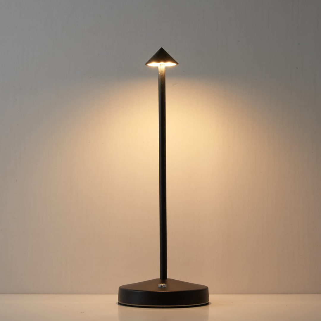 ClarityGlow | Trådløs Bordlampe Dæmpbart Lys & Vandtæt Design