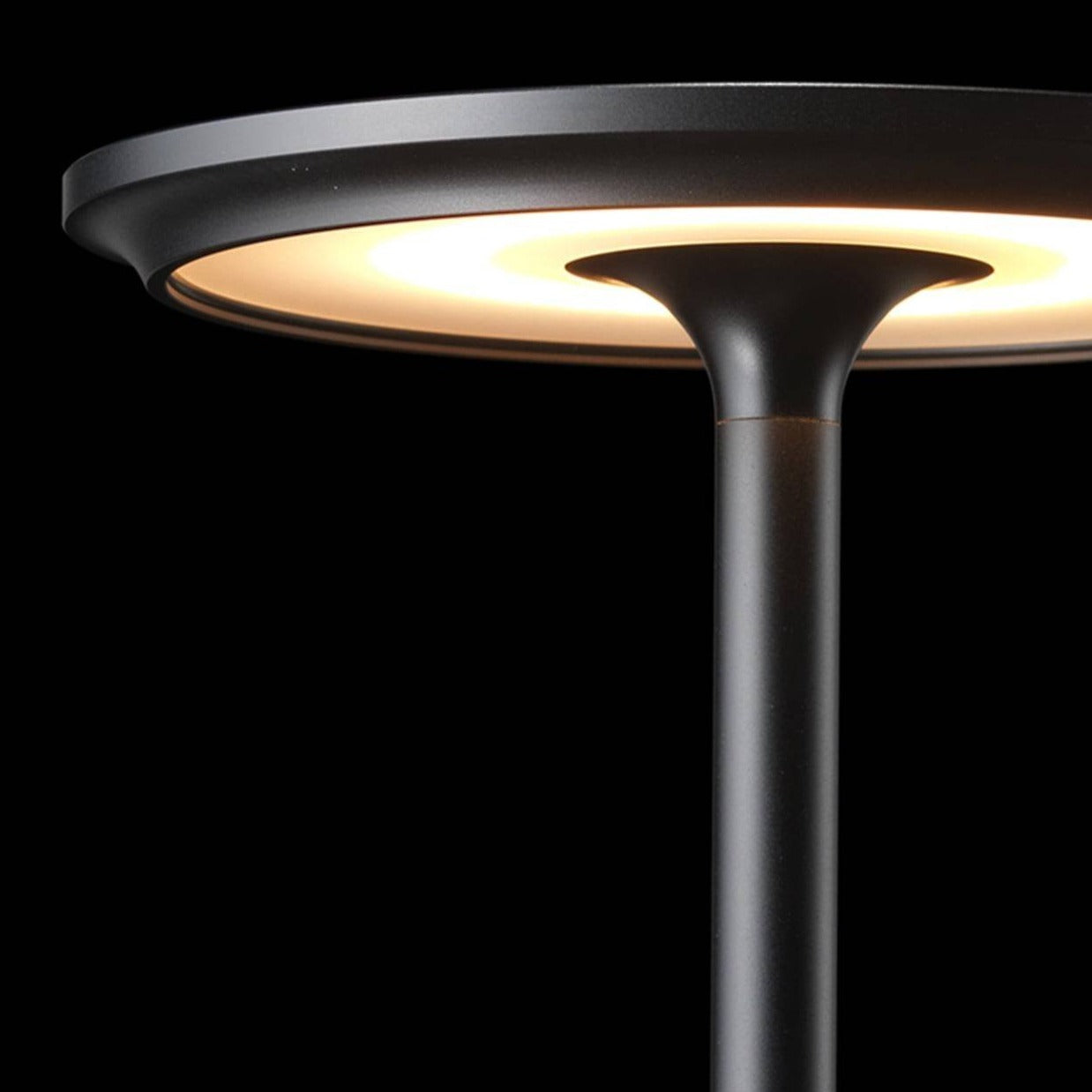 Luxalamp | Genopladelig Bordlampe