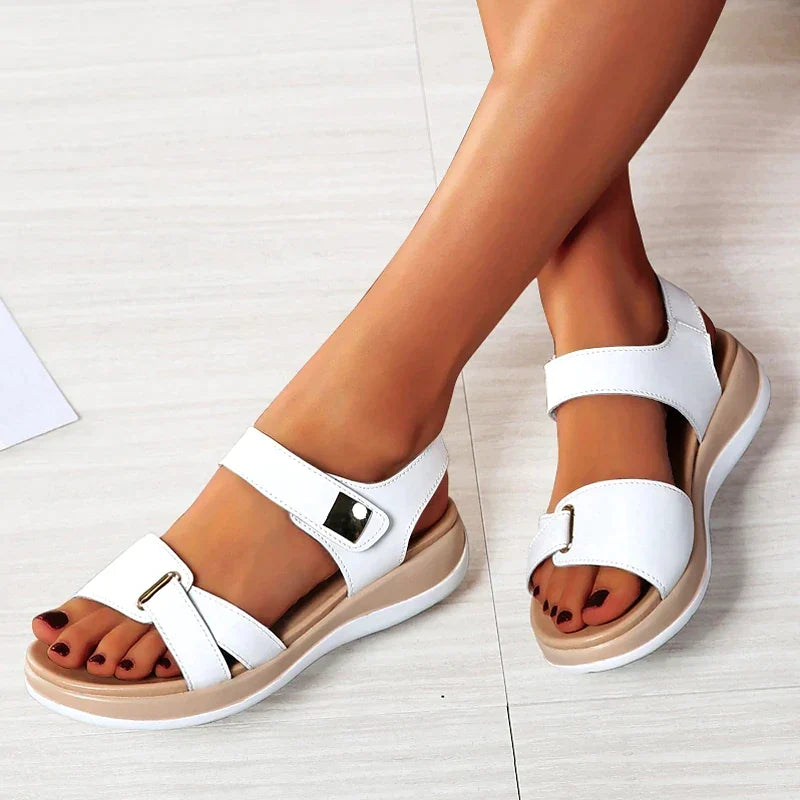 LuxeStep | Elegante Ortopædiske Kilehælssandaler1