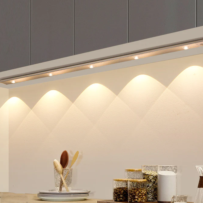 GlowTrack | LED Lys med Sensor – Smart og Energibesparende