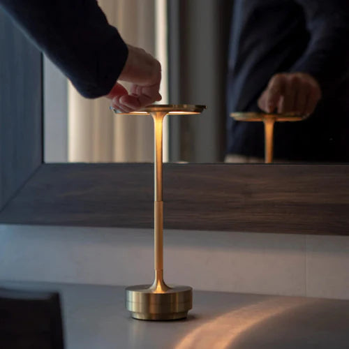 CosyBeam | Trådløs Bordlampe – Fleksibel Belysning til Hjemmet