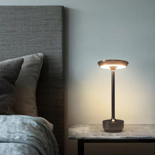 CosyBeam | Trådløs Bordlampe – Fleksibel Belysning til Hjemmet