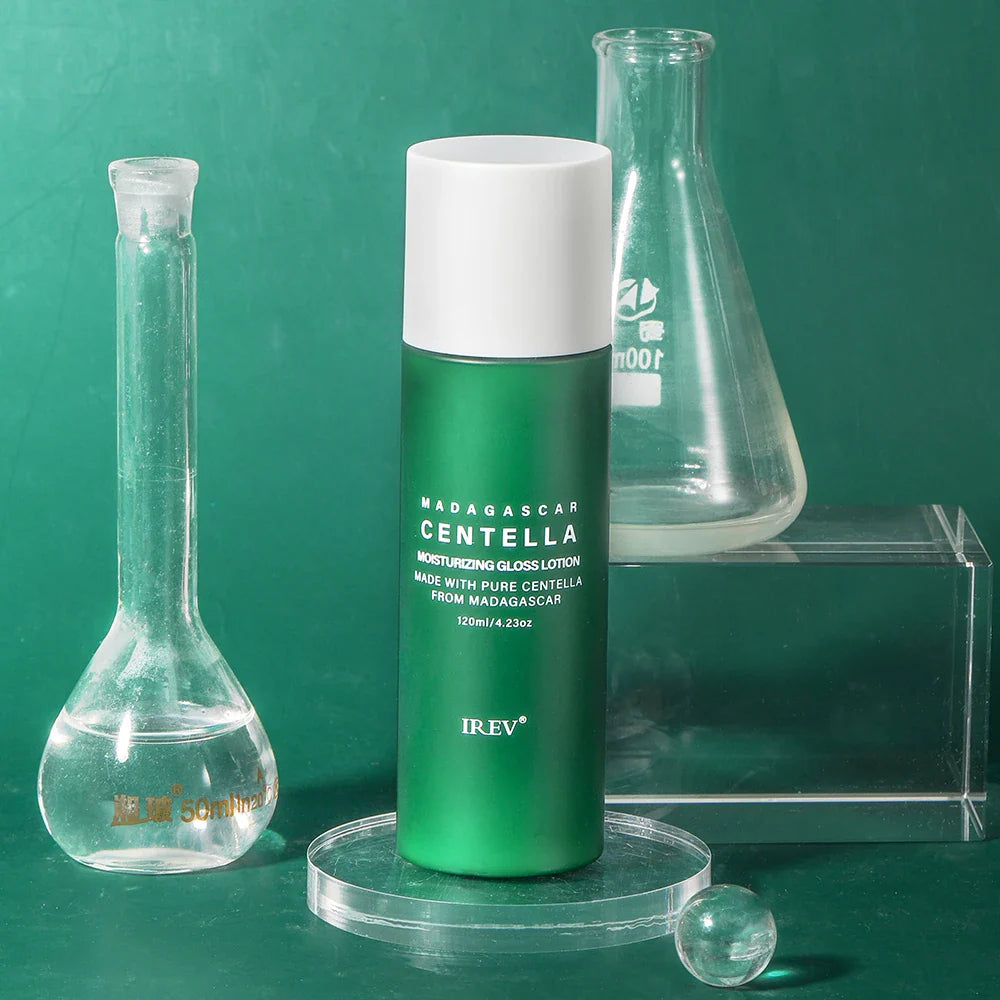 DermaCentric | Let Ansigtsfugt med Centella & Oliekontrol