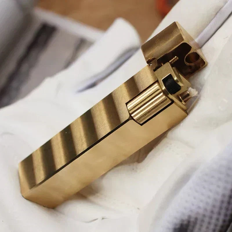 RetroFlare | Klassisk Lighter – Holdbar til Hverdagsbrug