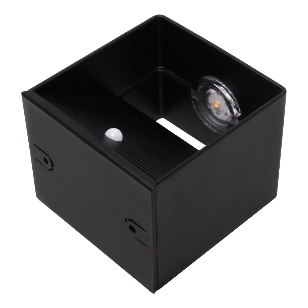 GlowGuard | Sensorlampe – Automatisk Lys og Tryghed i Hjemmet