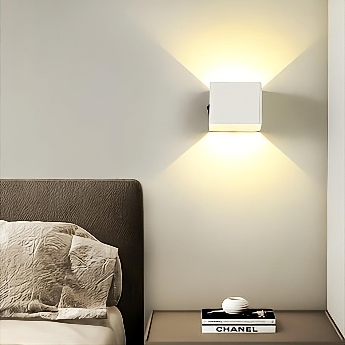 GlowGuard | Sensorlampe – Automatisk Lys og Tryghed i Hjemmet