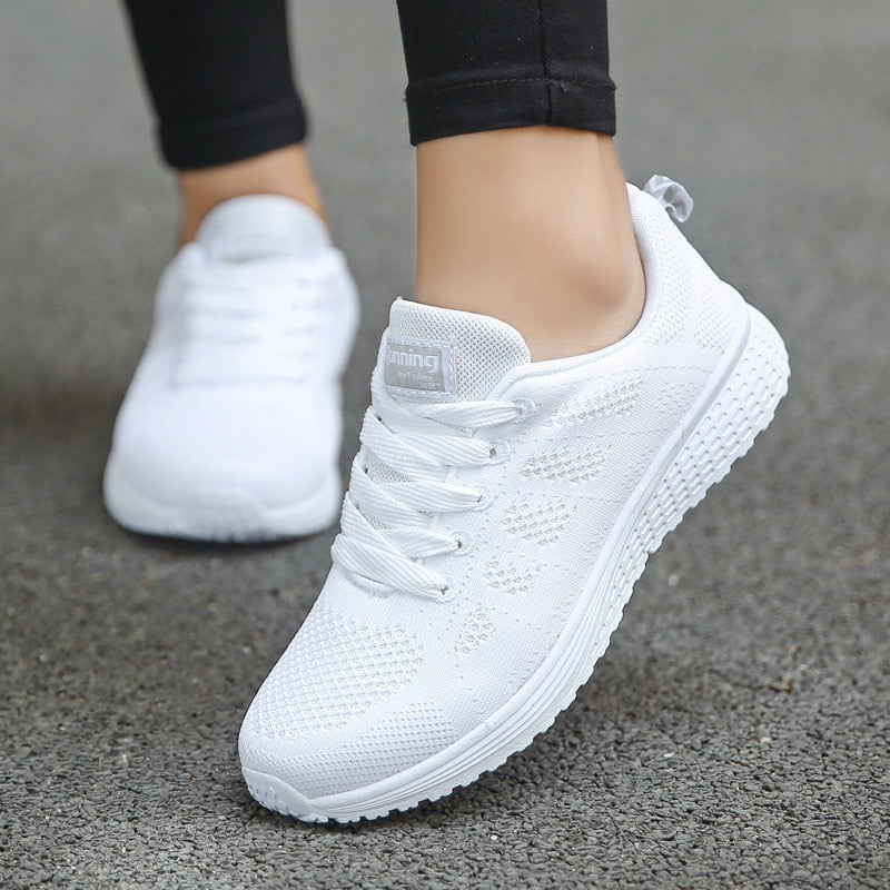 Alba | Støttende Letvægts Sneakers | Damemode Hvid Nuvenci.dk