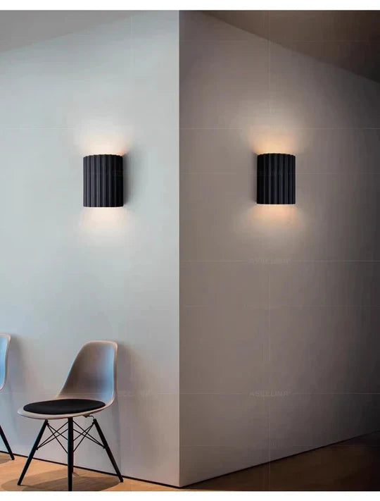 BrightForm | Væglampe – Elegant Design til Hyggelig Atmosfære Nuvenci.dk