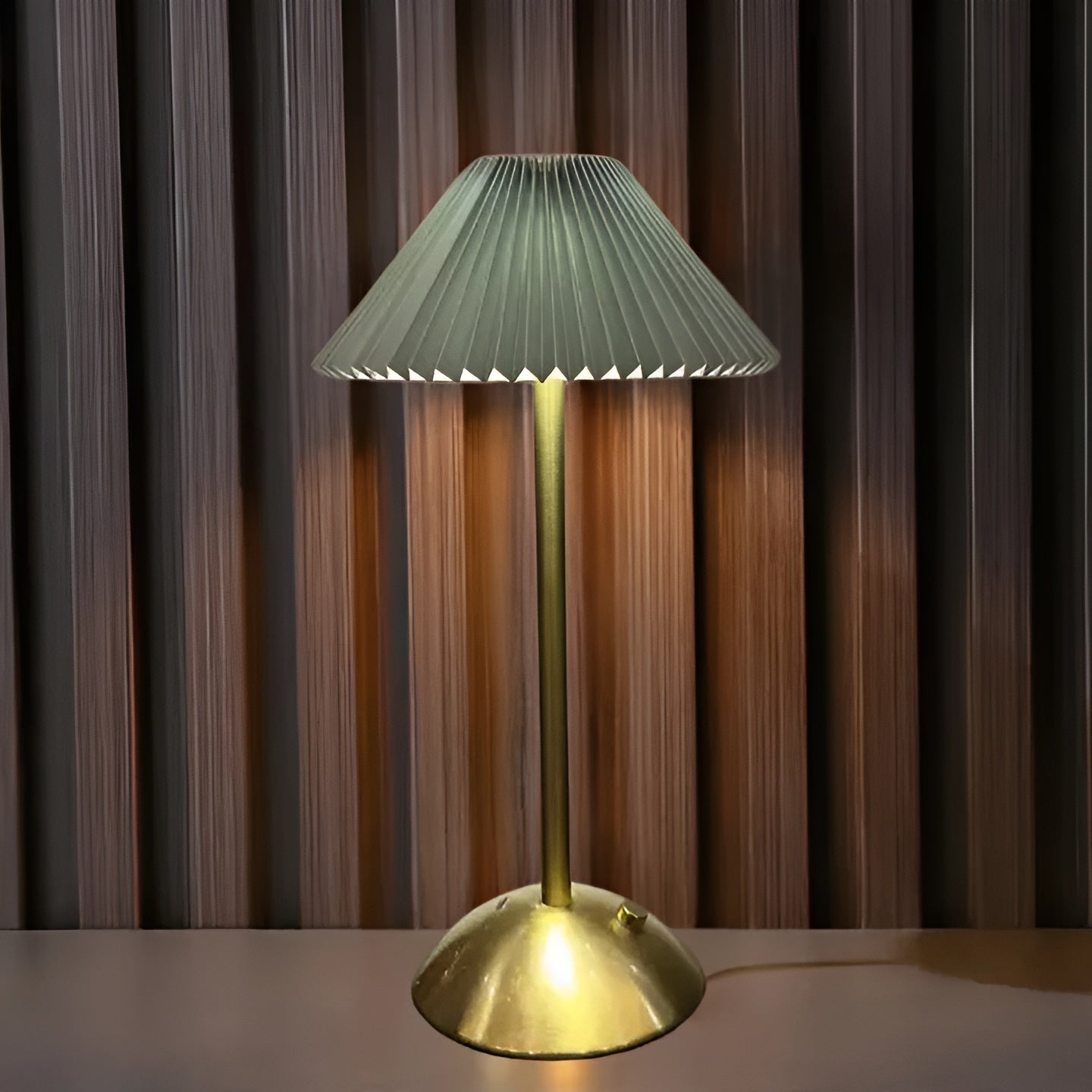BrightGlow | Elegant & Trådløs Bordlampe Nuvenci.dk