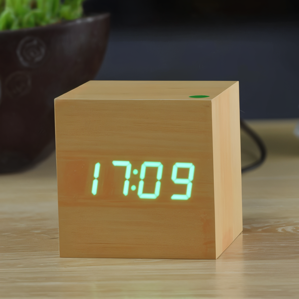 ClockyCube | Digitalt Vækkeur – Klar Visning og Smart Funktioner Gul-Grøn Nuvenci.dk