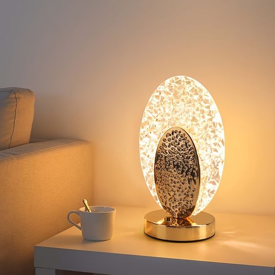 CrystalShine | Elegant og Luksuriøs Påfugl-Bordlampe Nuvenci.dk