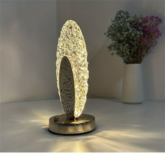 CrystalShine | Elegant og Luksuriøs Påfugl-Bordlampe Nuvenci.dk