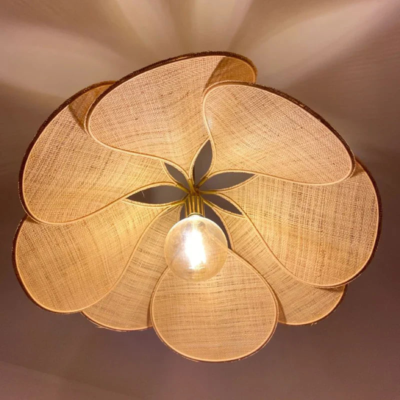 ElegaBloom | Blomsterblad-lampe til moderne boligverdener Nuvenci.dk