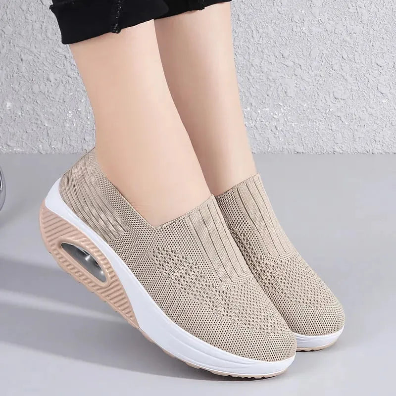 FlexiStep | Ortopædiske Slip-On Sneakers for maksimal komfort Beige Nuvenci.dk