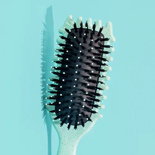 FrizzTamer | Hårbørste – Glat og Frizz-Fri Styling Nuvenci.dk