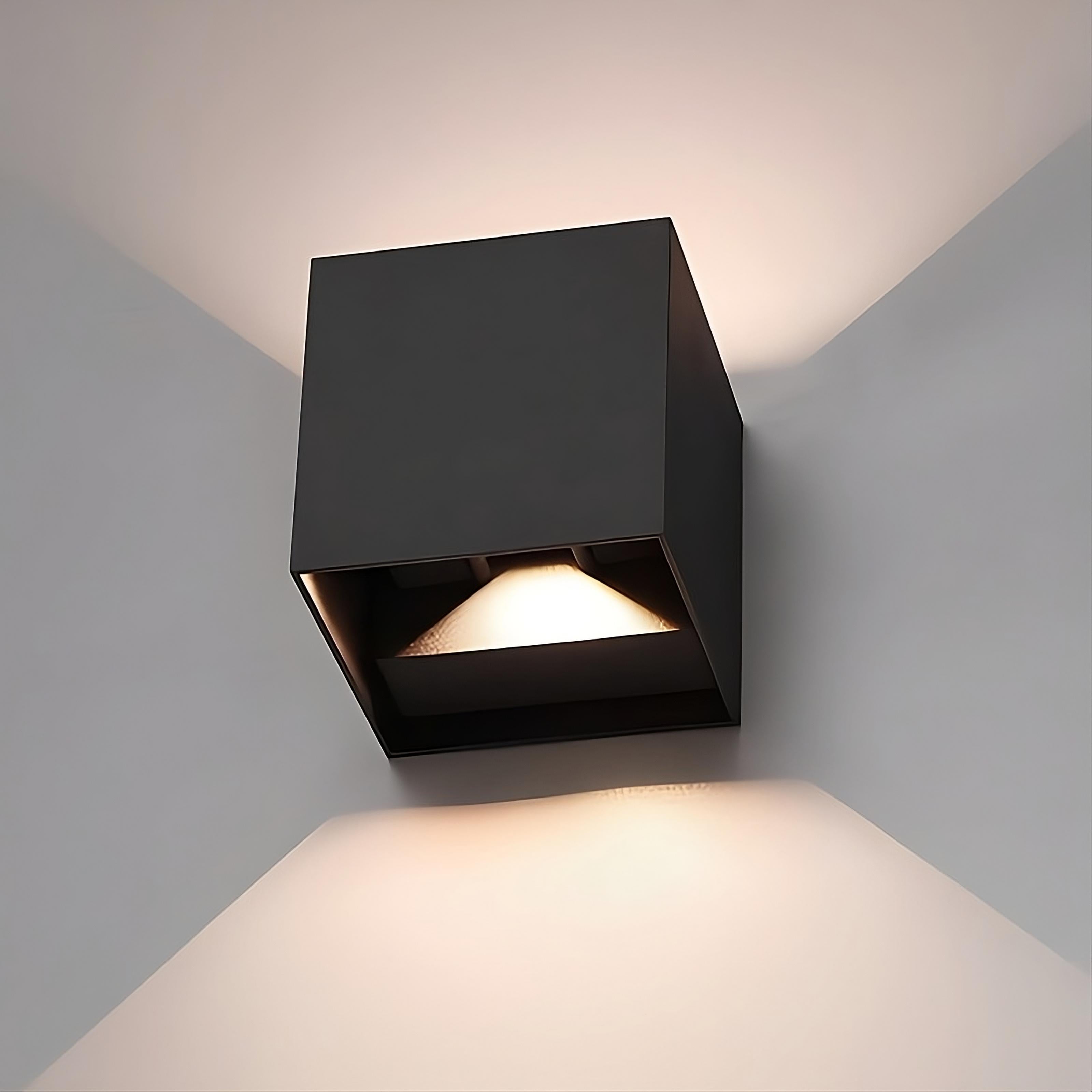 GlowGuard | Sensorlampe – Automatisk Lys og Tryghed i Hjemmet Sort Nuvenci.dk