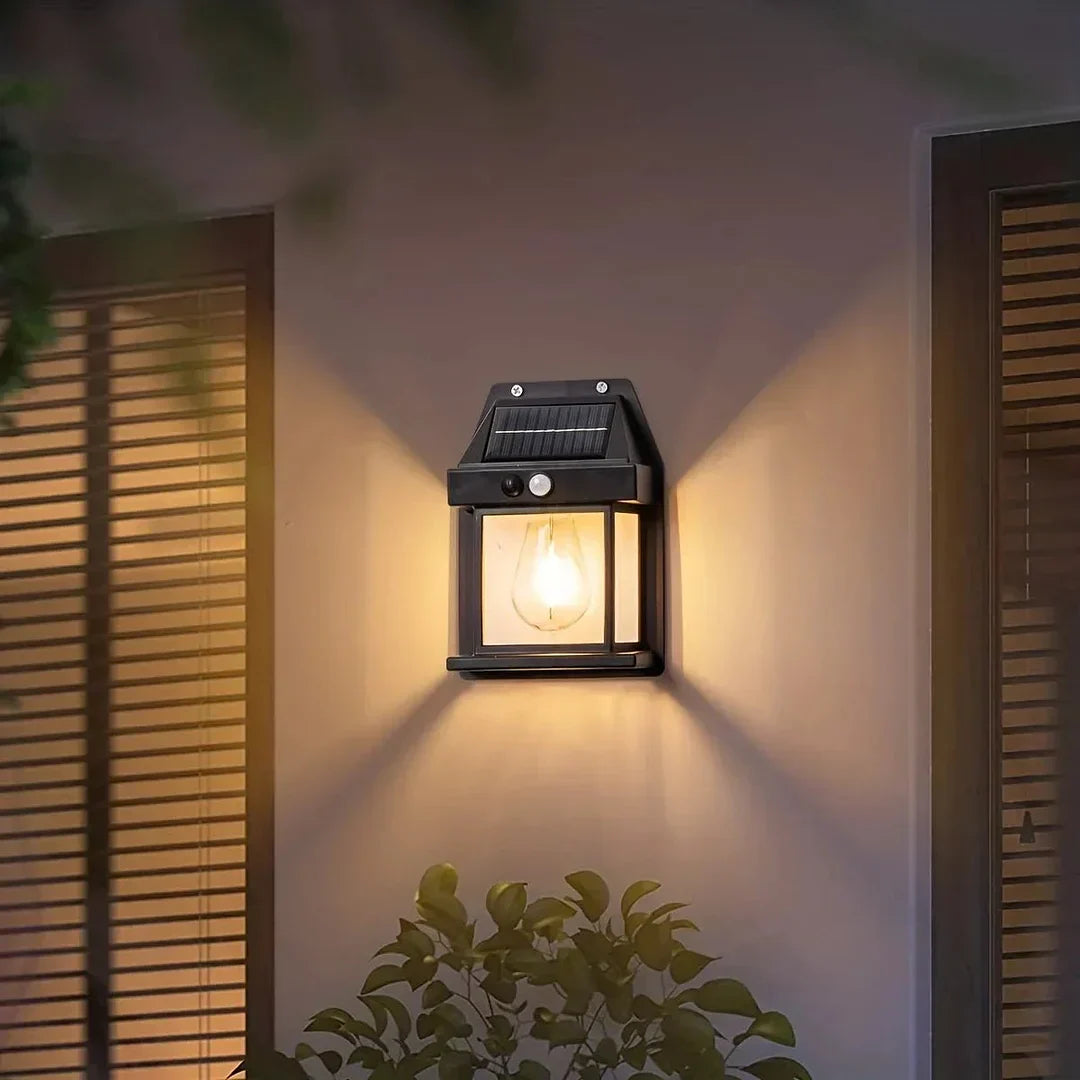 GlowSecure | Udendørslampe Solcelle – Automatisk Aktivering og Lys Sort Nuvenci.dk