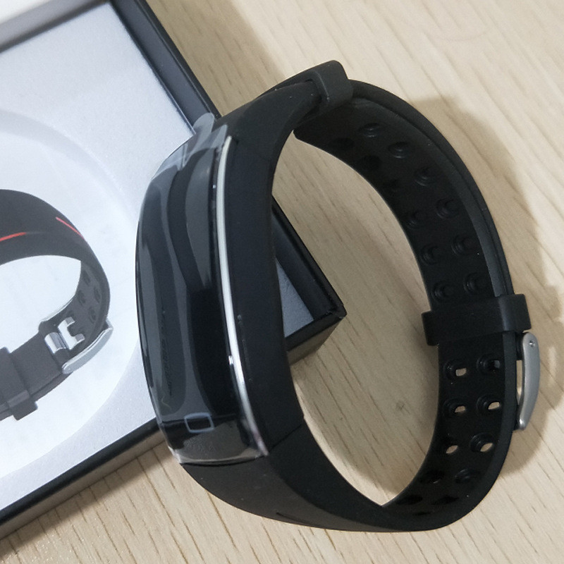 SmartFit | Kompakt Bluetooth Smartwatch – Puls- & blodtryksmåling til din aktive hverdag Sort Sølv Nuvenci.dk