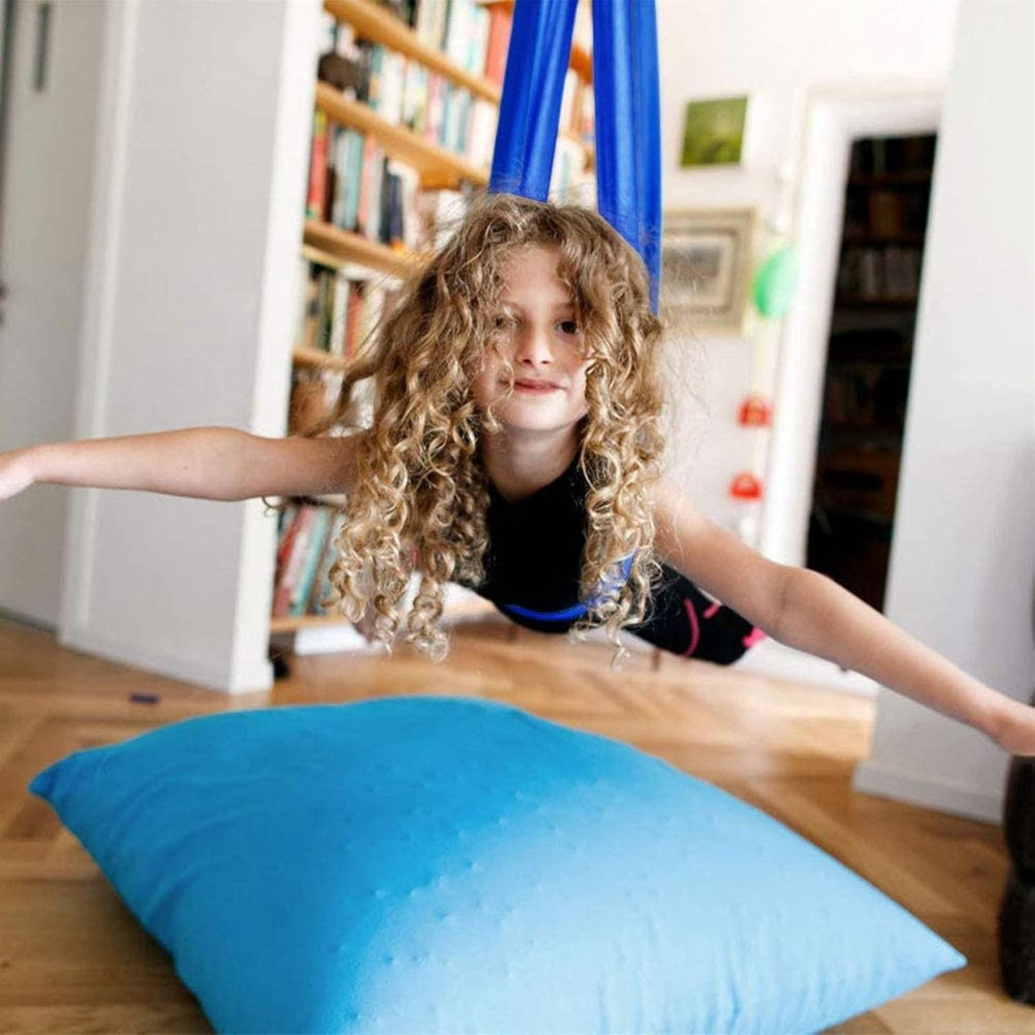 TherapySwing | Beroligende sensorisk gynge til børn og særlige behov Mørkeblå Nuvenci.dk