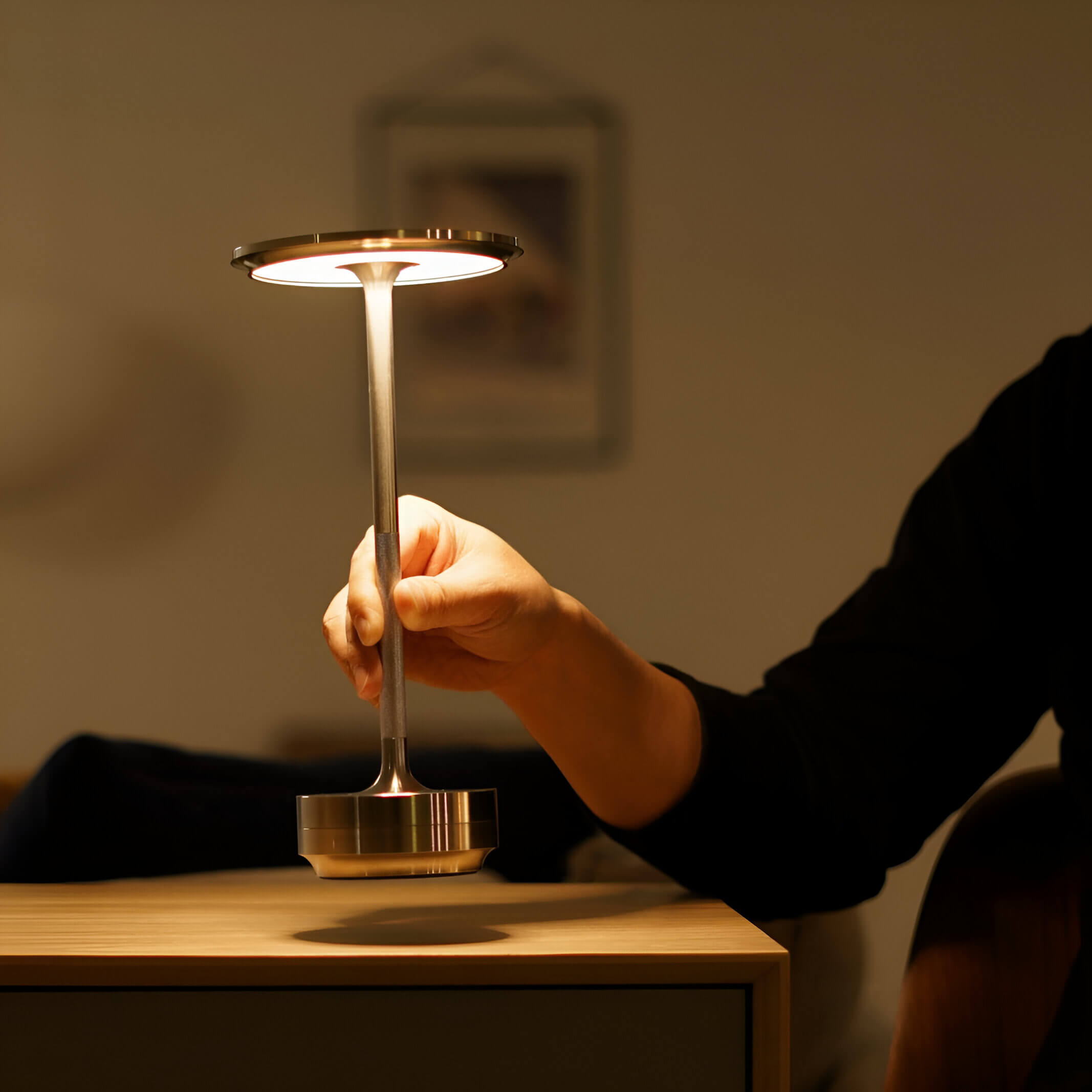 VibeLight | Bordlampe – Justerbar Hyggebelysning Nuvenci.dk