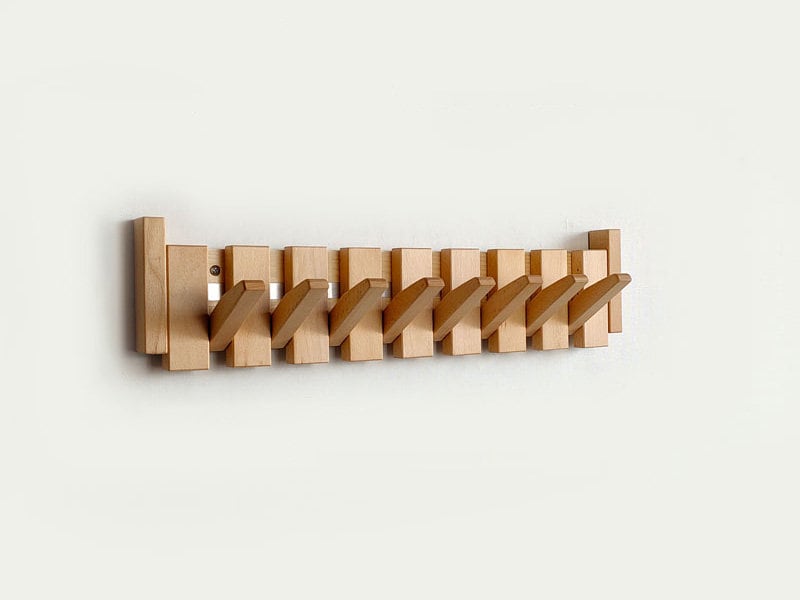 WoodNote | Funktionel Knagerække i Pianodesign Bøg Nuvenci.dk